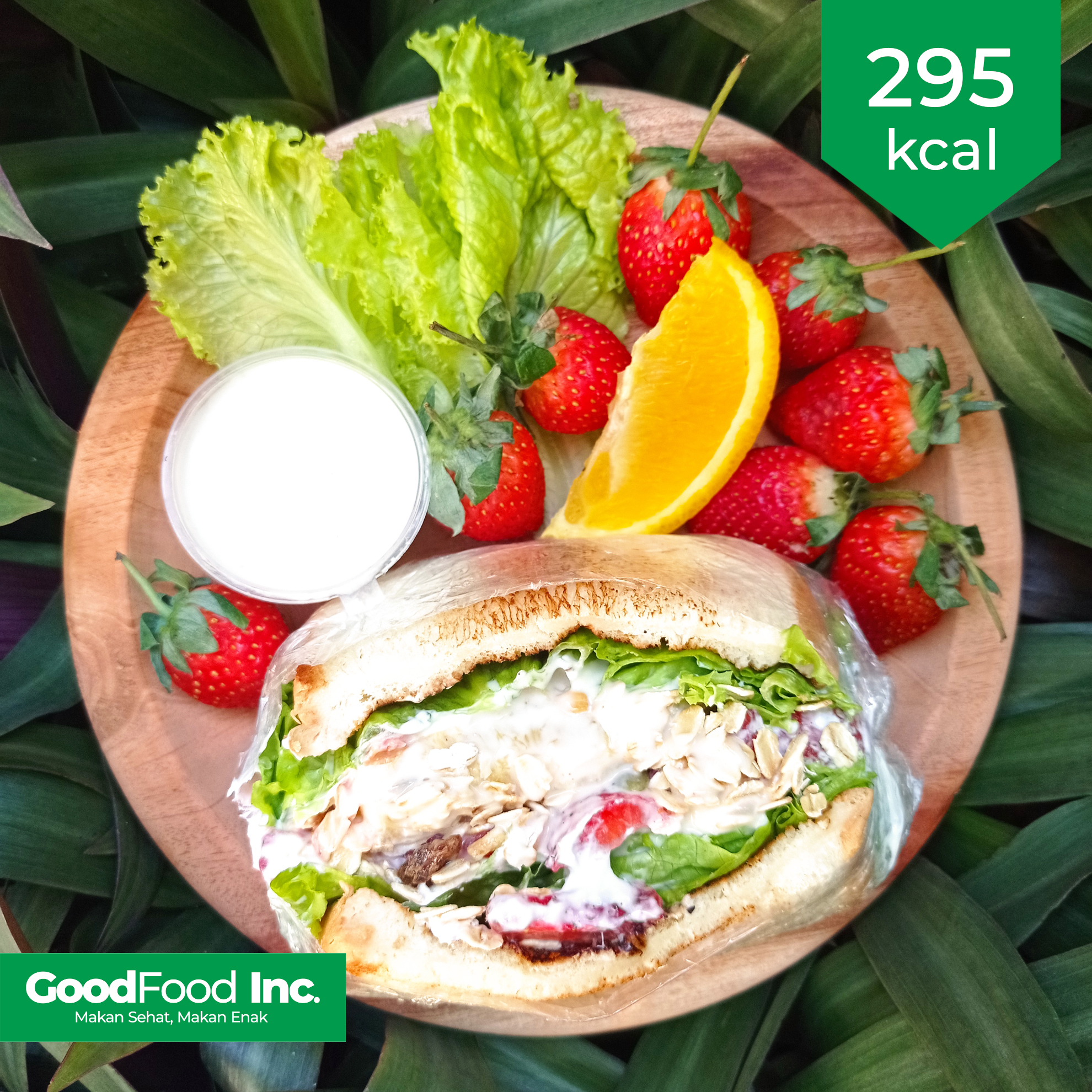 Fruits Sandwich with Yogurt Parfait